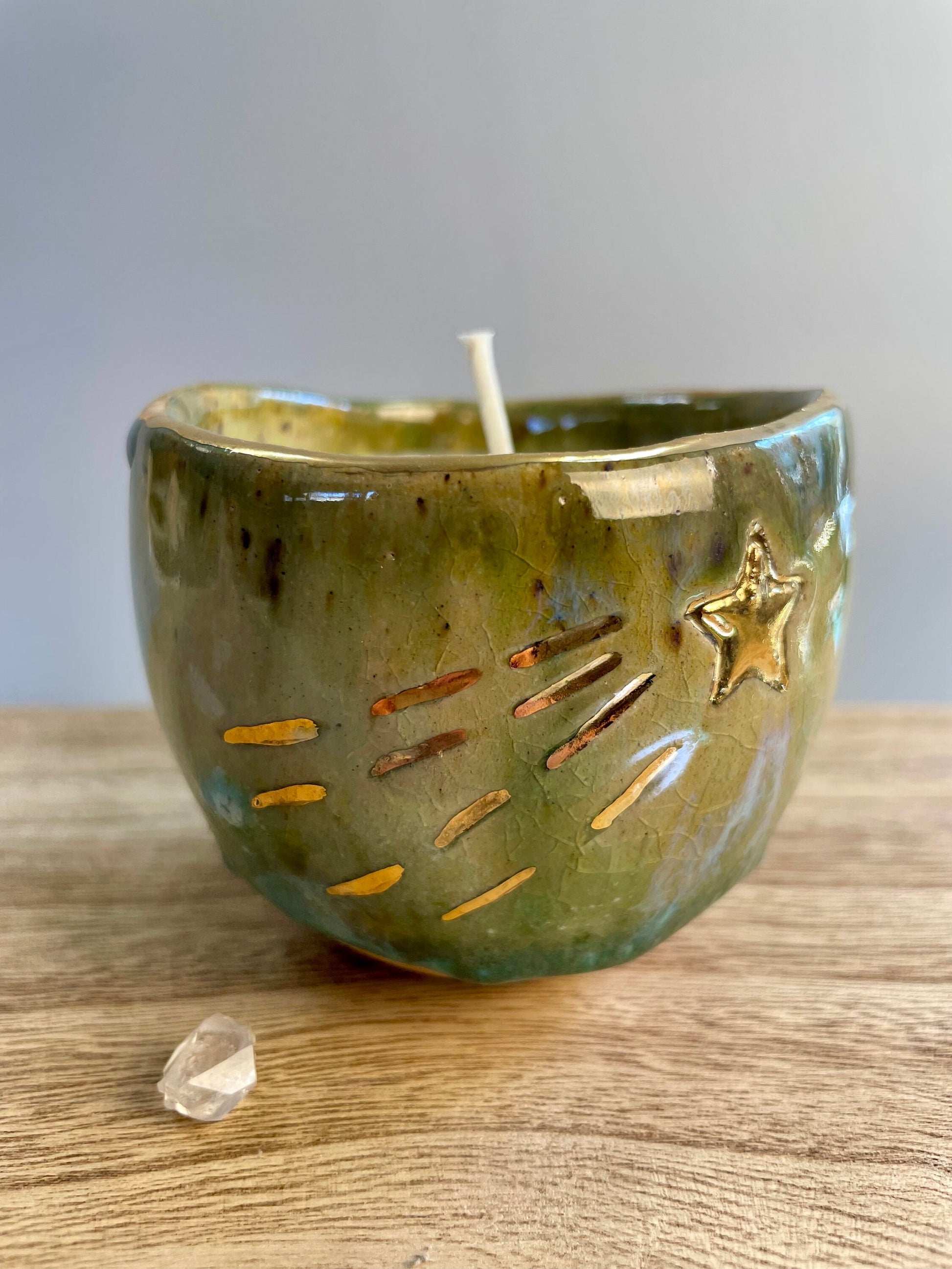 Ceramic shooting star carved candle vessel