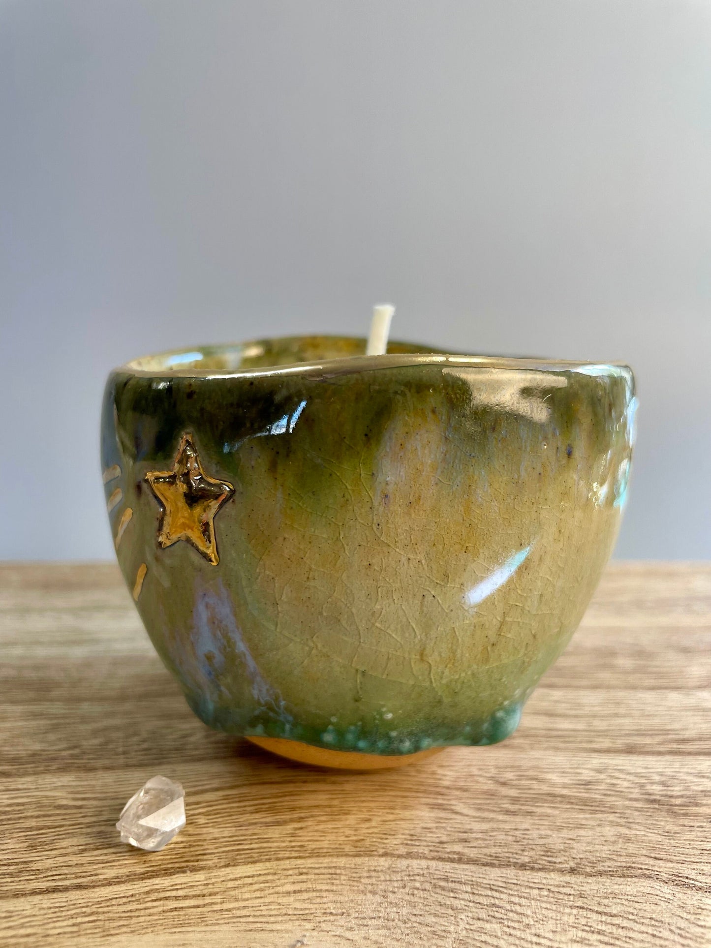 Ceramic shooting star carved candle vessel