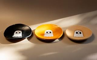 Handmade Ghost Dishes with Gold Crescent Moon – Halloween Decor and Ritual Dish