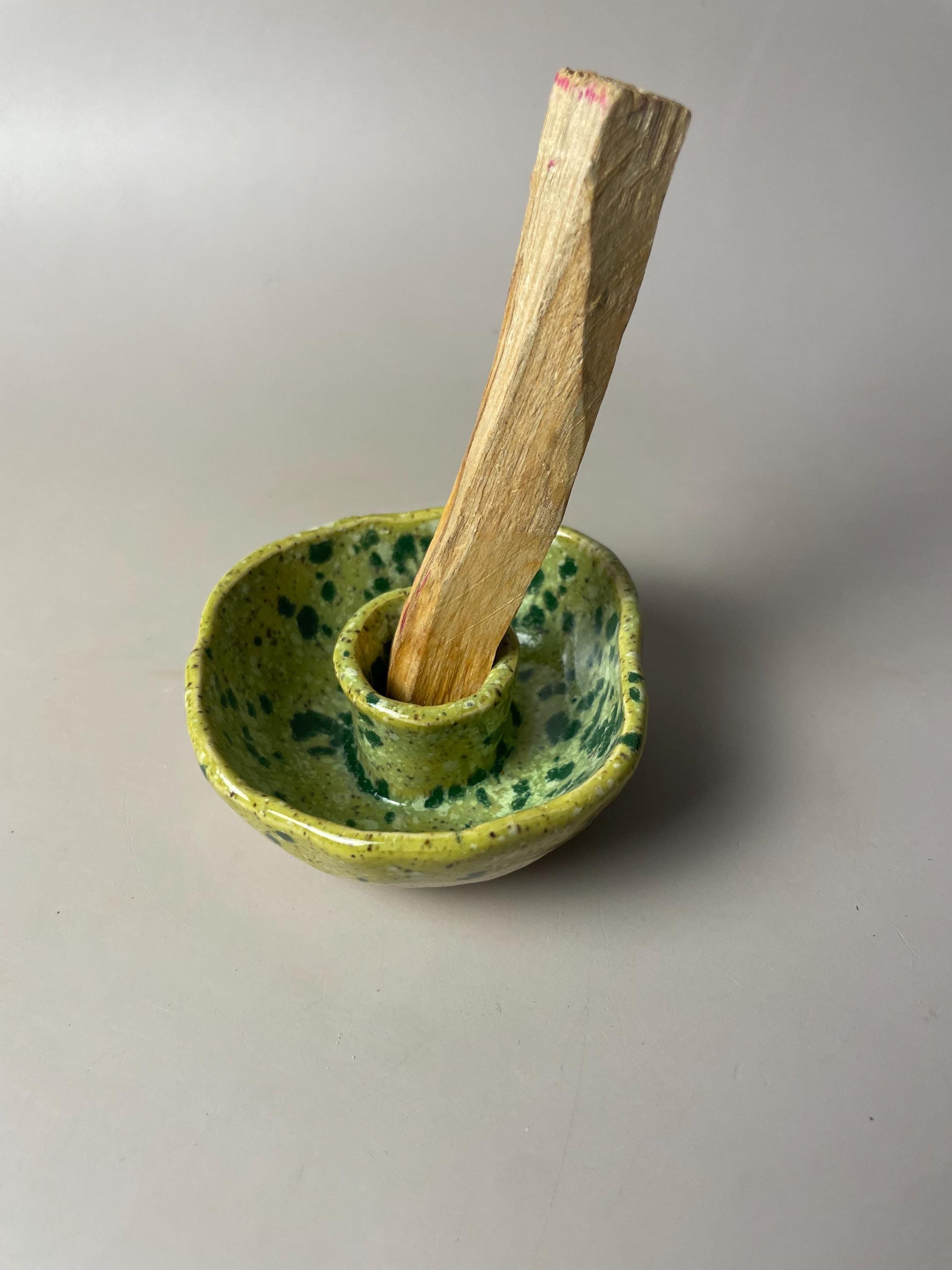 Handmade Palo Santo Bowl – Ceramic Smudge Holder – Green Glazed Altar Dish for Cleansing & Rituals