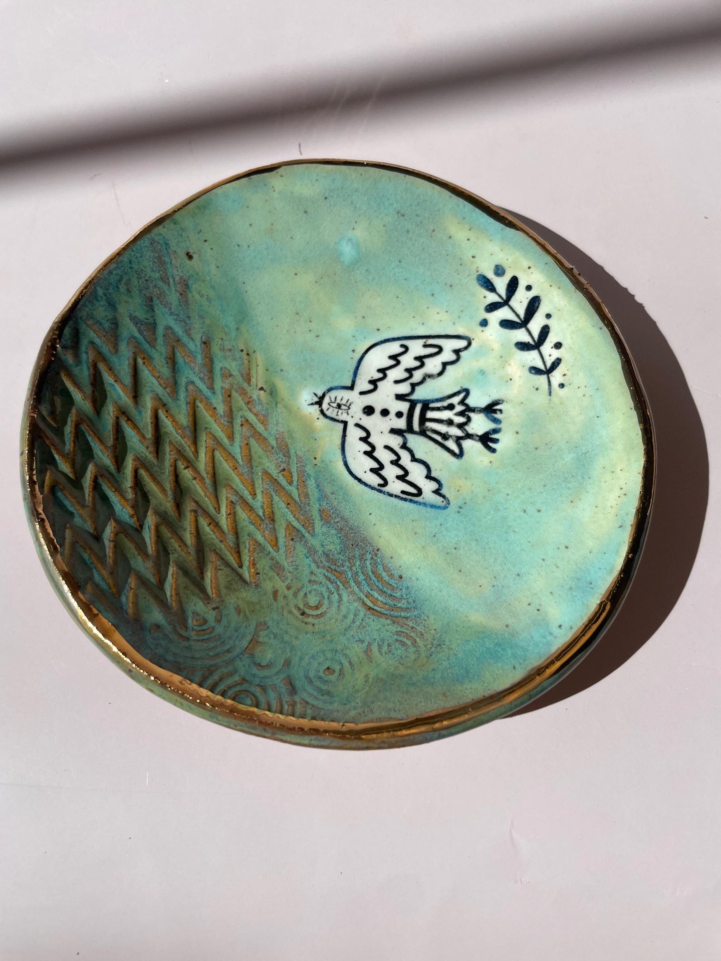 Handmade Ceramic Trinket Dish – Bird and Wave Design with Gold Luster – Decorative Art Bowl