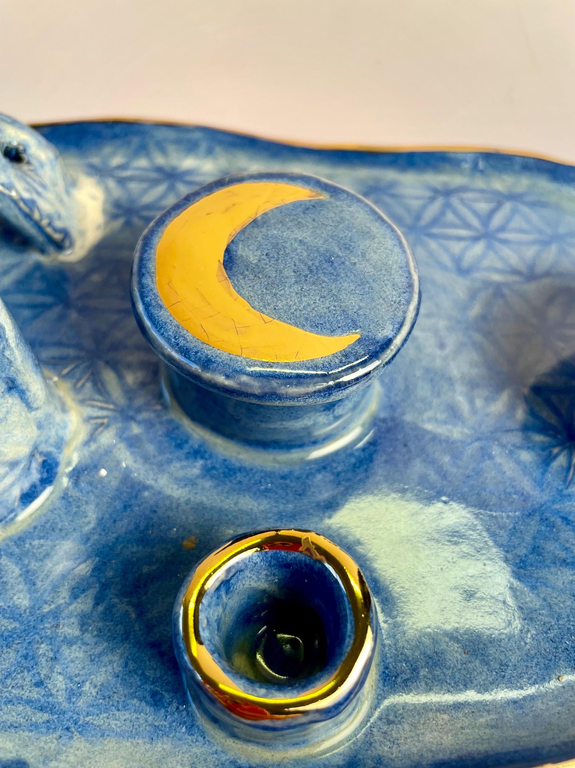 Four-Element Ritual Dish – Blue/Gold Ceramic Altar Bowl with Flower of Life and Crescent Moon