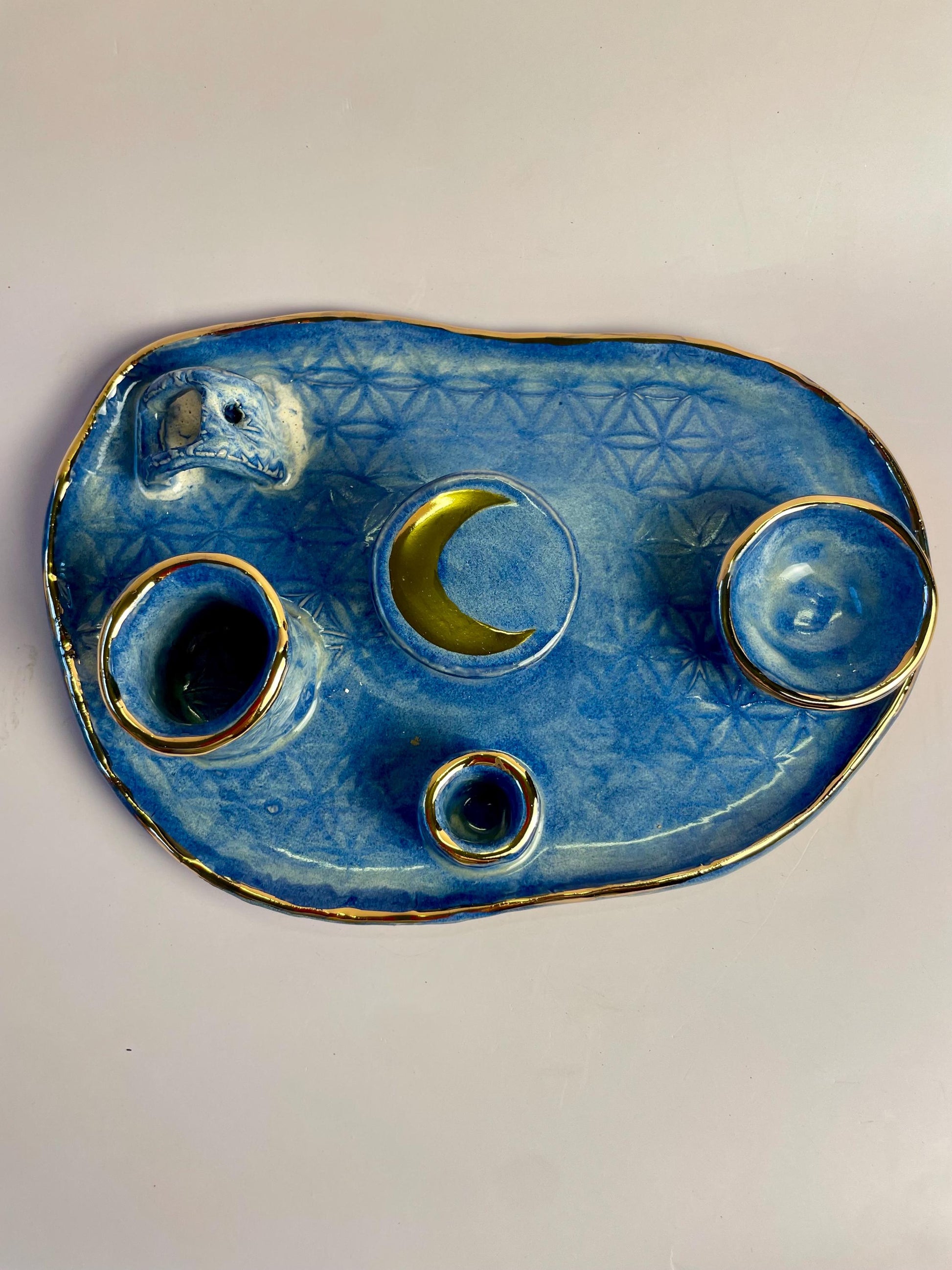 Four-Element Ritual Dish – Blue/Gold Ceramic Altar Bowl with Flower of Life and Crescent Moon