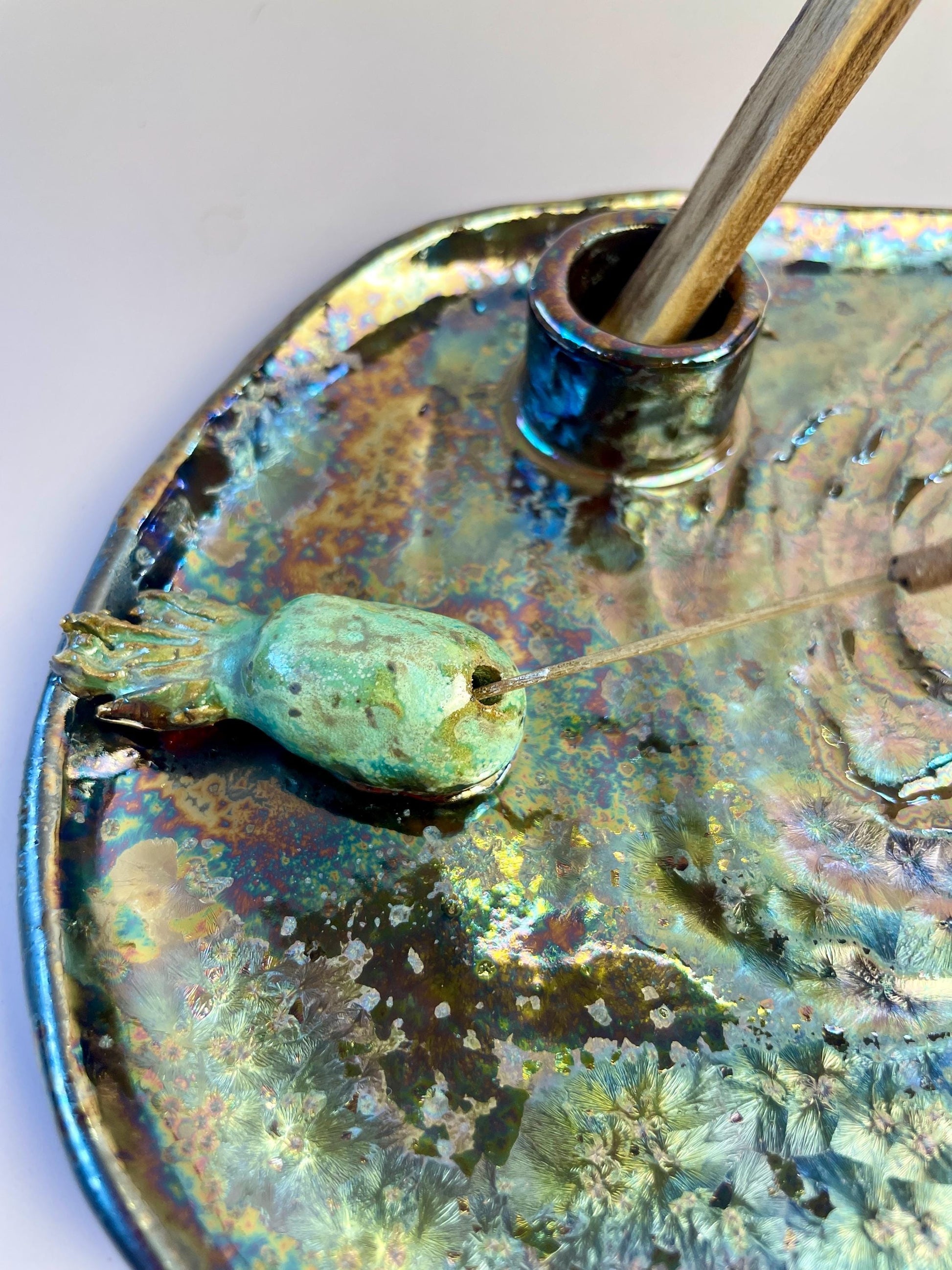 3i Atlas Handmade Ceramic Incense and Palo Santo Hokder Dish – Galaxy Glaze with Green Comet Accent