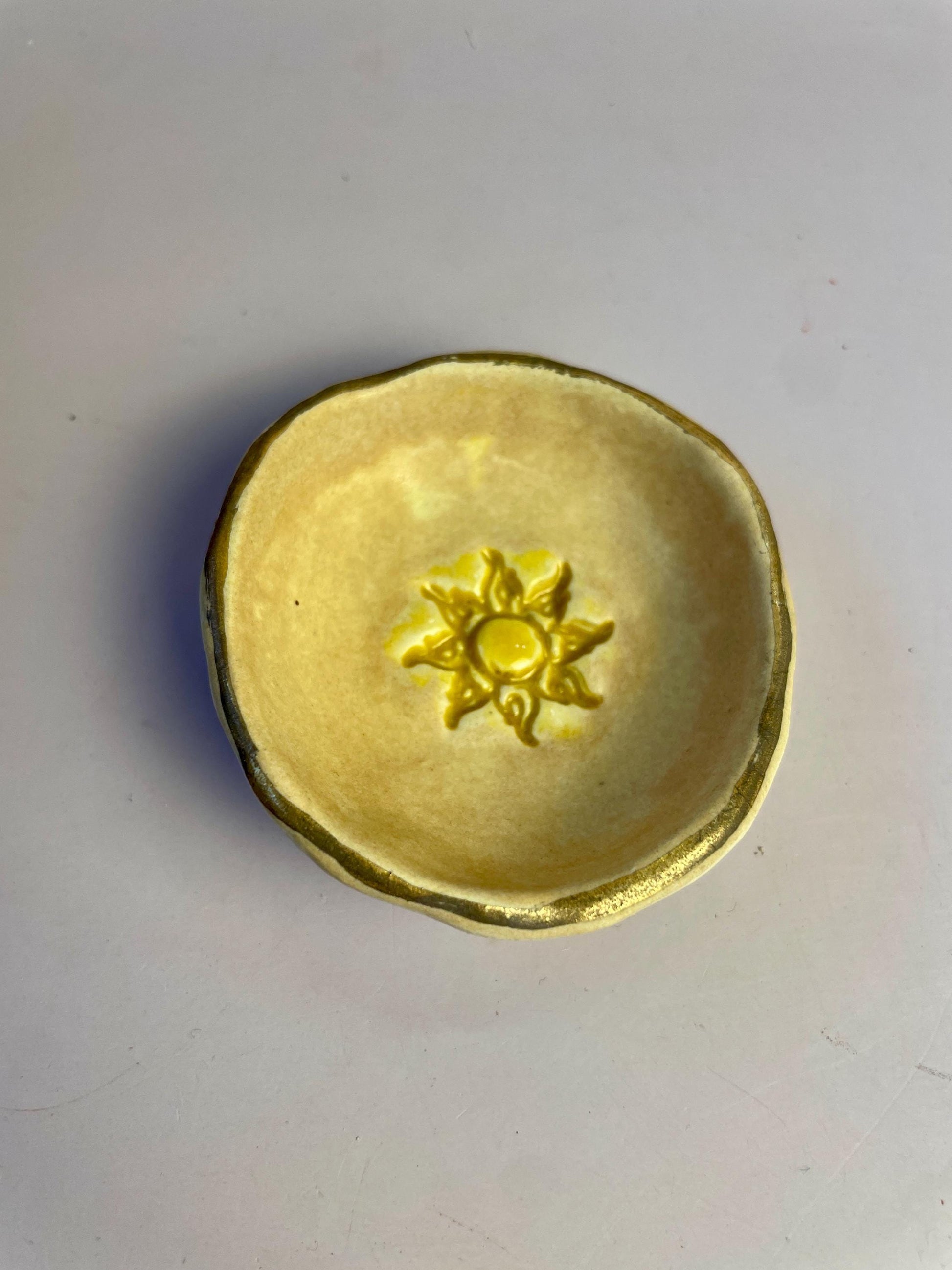 Golden Sun Bowl – Hand-Pinched Ceramic Dish with Gold Glazed Sun | Peach Ceramic Ring Dish | Food-Safe Mini Bowl