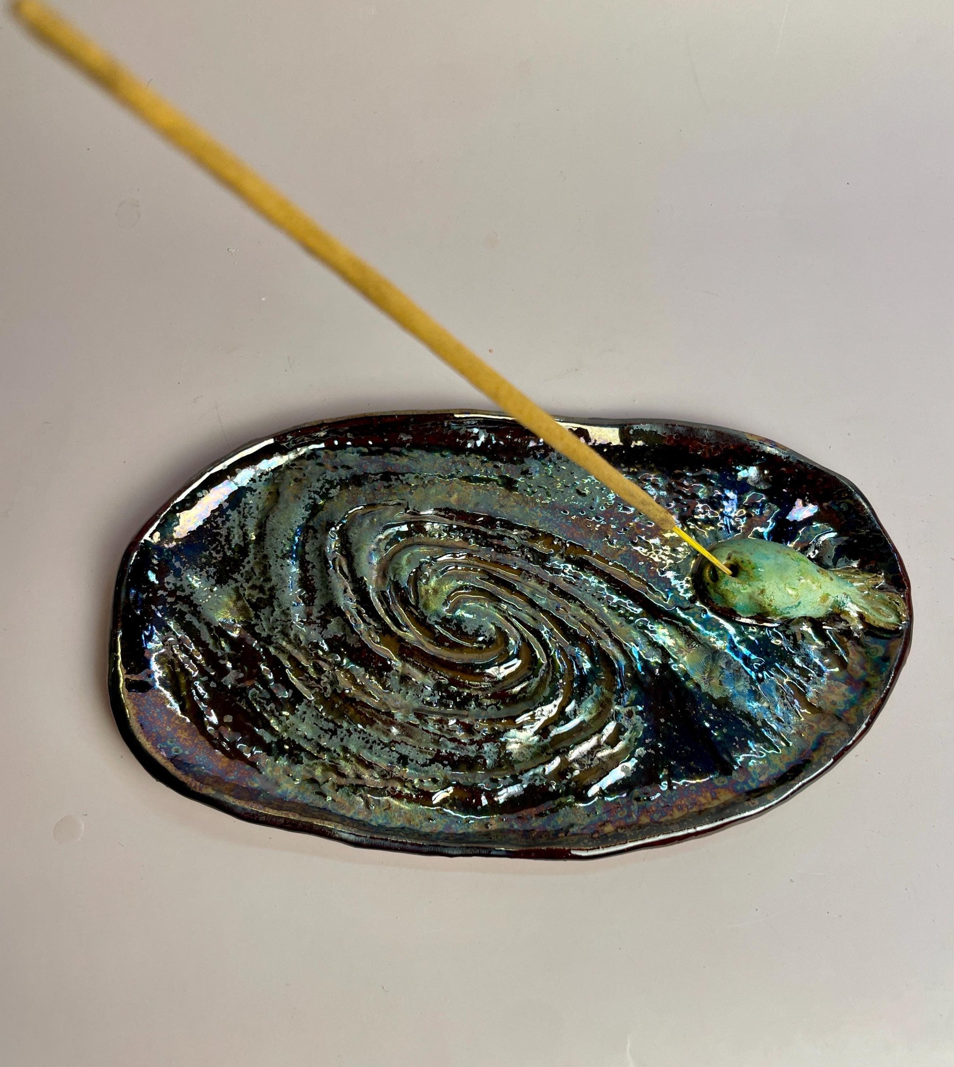 3iAtlas Galaxy Incense Holder — Hand-Formed Cosmic Swirl Dish, Green Comet Sculpture