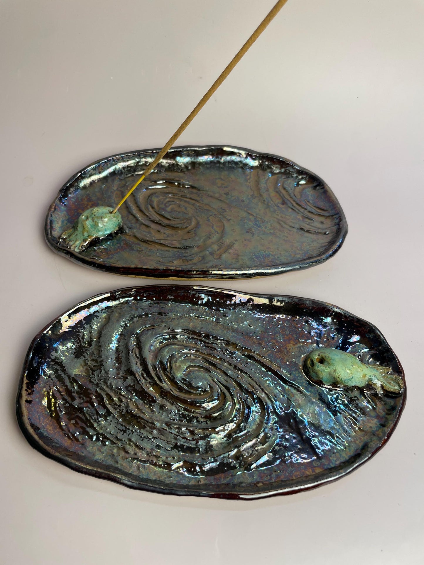 3iAtlas Galaxy Incense Holder — Hand-Formed Cosmic Swirl Dish, Green Comet Sculpture