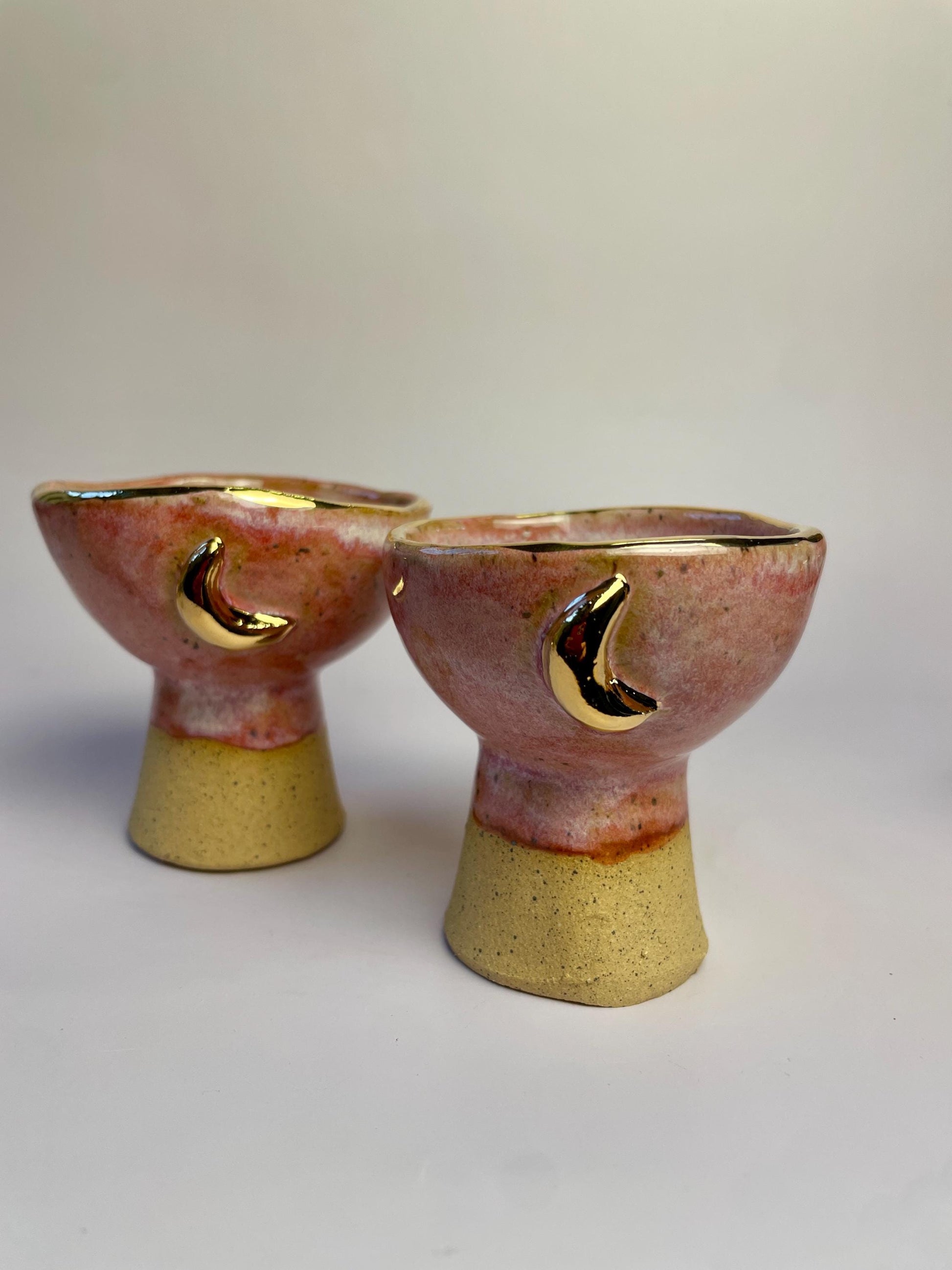 Pink Moon Altar Chalice – Hand-Built Honey Clay Ritual Vessel with Gold Crescent Moons