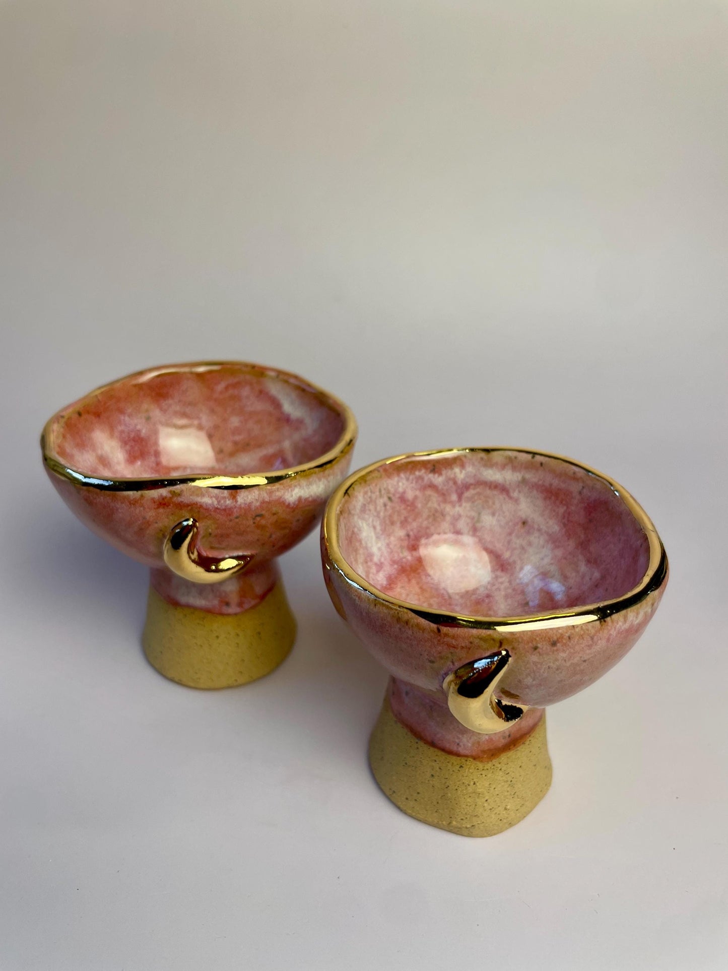 Pink Moon Altar Chalice – Hand-Built Honey Clay Ritual Vessel with Gold Crescent Moons