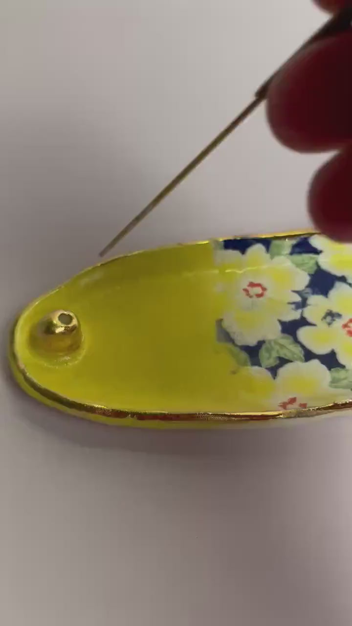 Handmade Ceramic Incense Holder – Lemon Yellow & Floral Design with Gold Luster