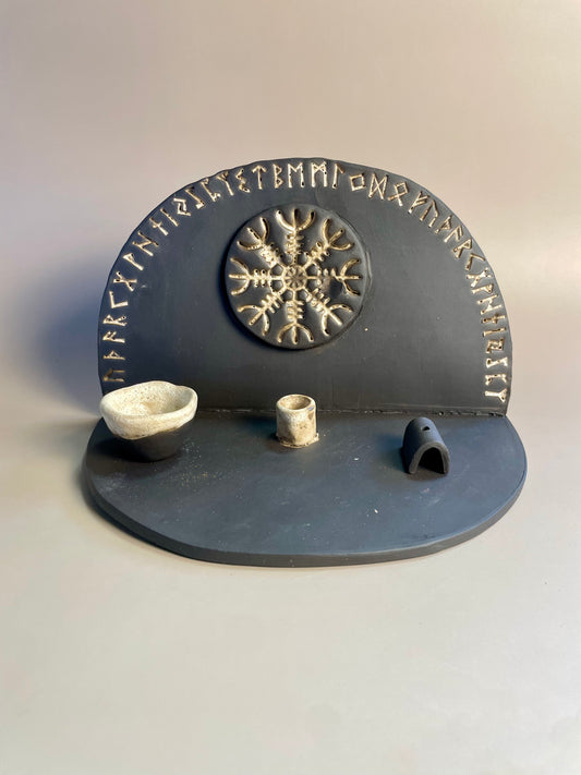 Dark clay Rune Altar