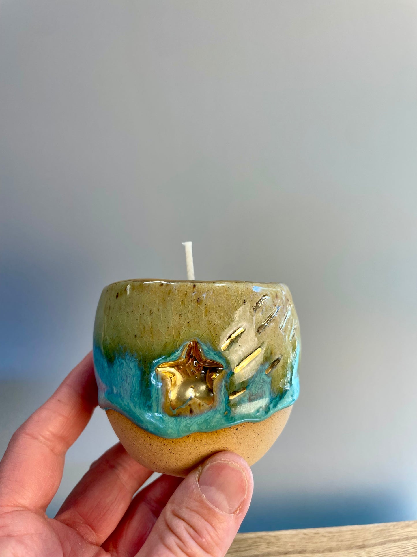 Ceramic gold shooting star candle