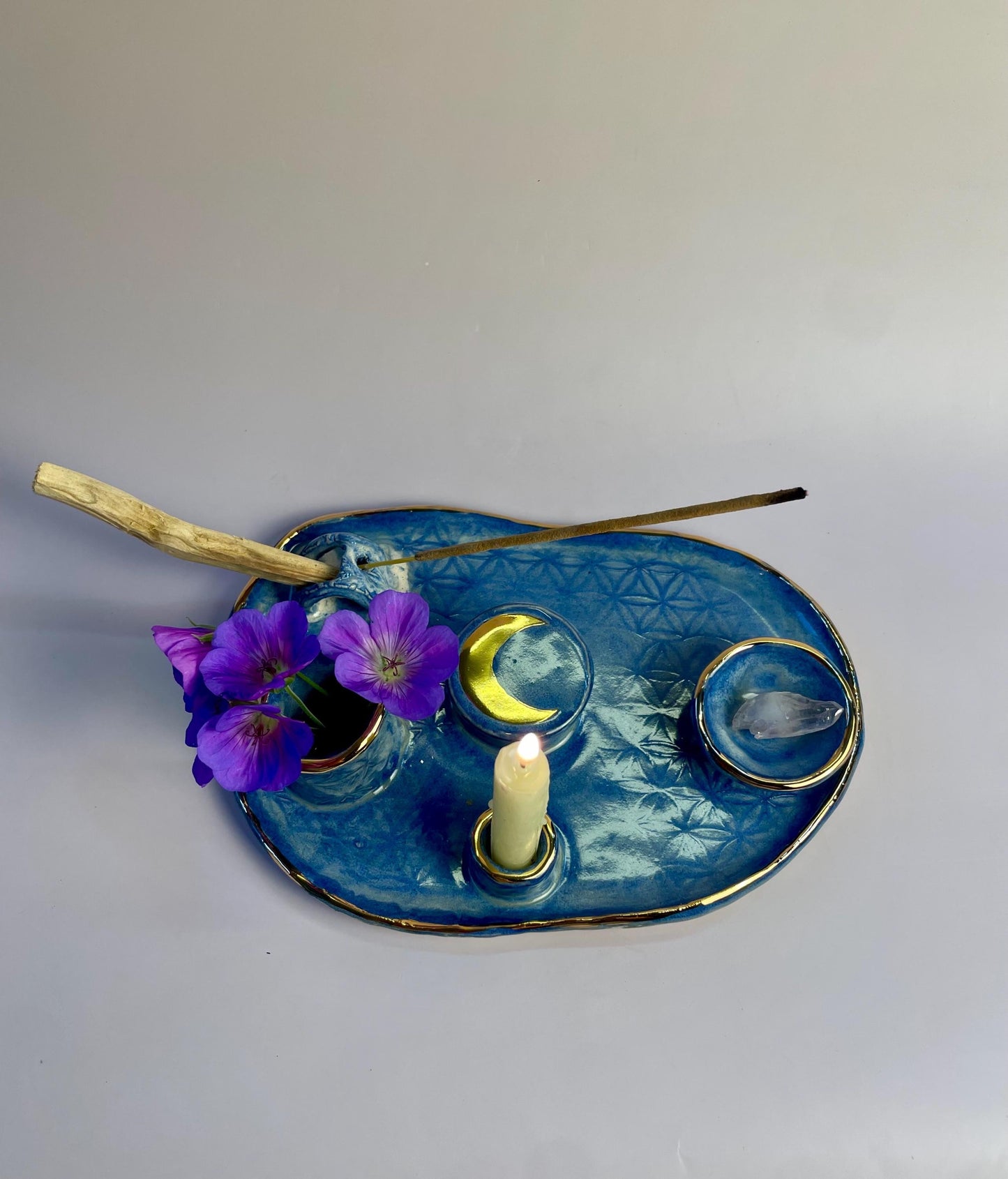 Four-Element Ritual Dish – Blue/Gold Ceramic Altar Bowl with Flower of Life and Crescent Moon