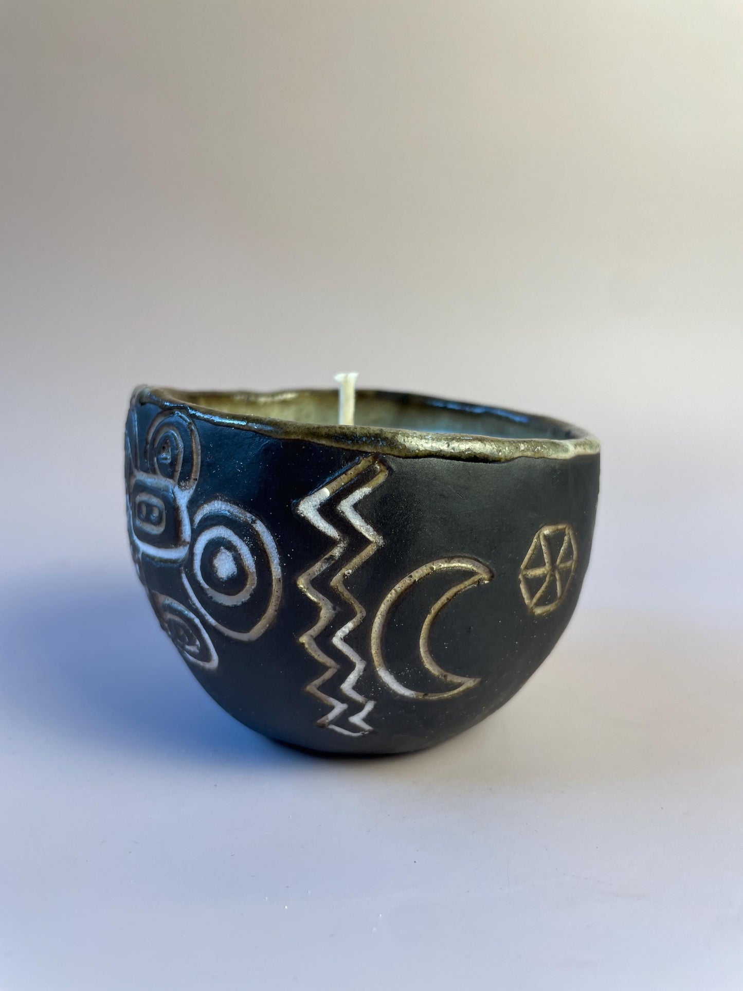 Winter Solstice Candle in Hand Carved Newgrange Vessel – Dark Clay Ritual Candle, Fragrance-Free, Non-Toxic Apricot Wax, Celtic Spiral