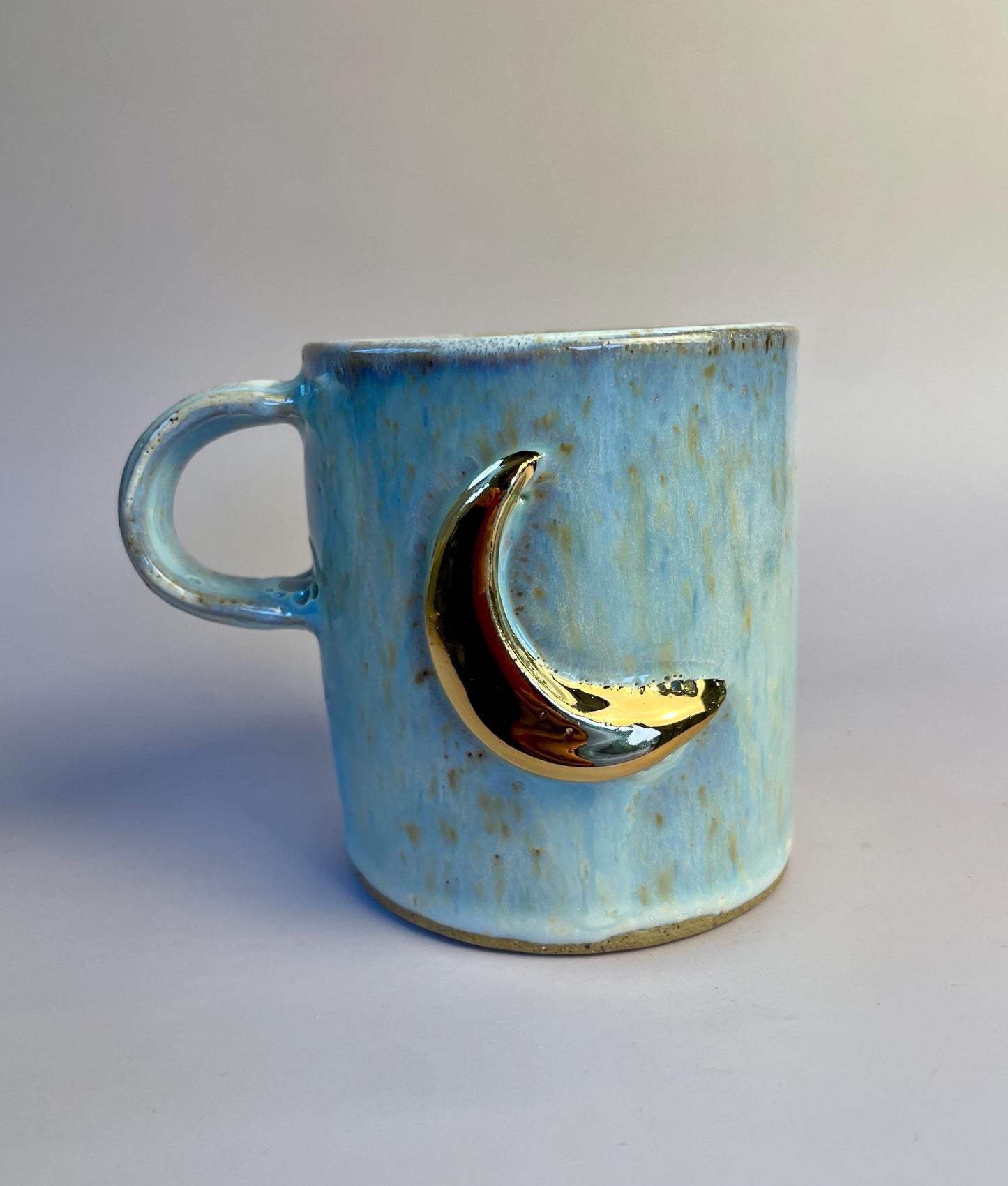 Cretan Labyrinth Mug with Gold Crescent Moon – Hand-Built Ceramic Cup | Honey Clay Mug with Blue-Purple Glaze | Mythic Ritual Pottery