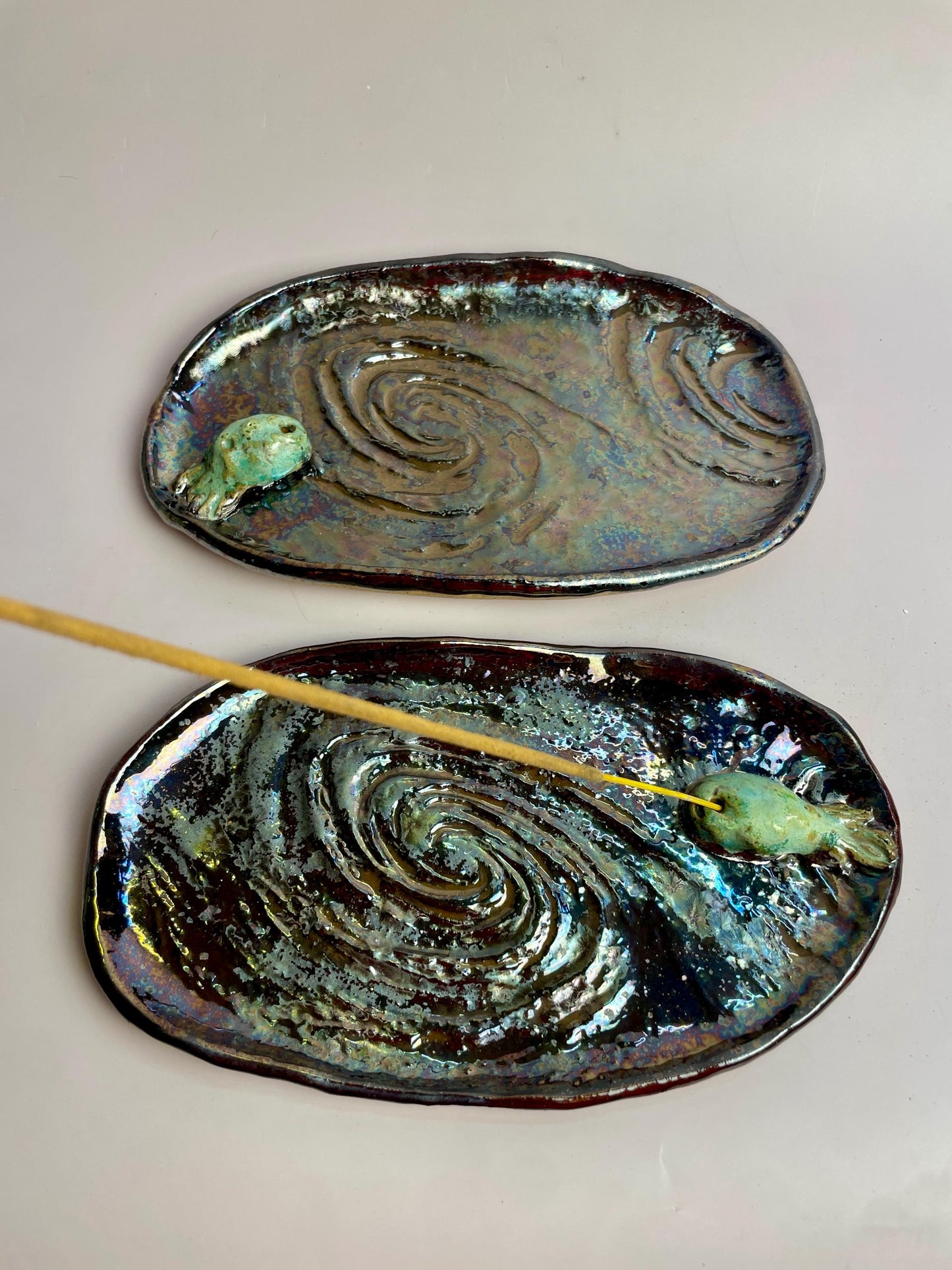 3iAtlas Galaxy Incense Holder — Hand-Formed Cosmic Swirl Dish, Green Comet Sculpture