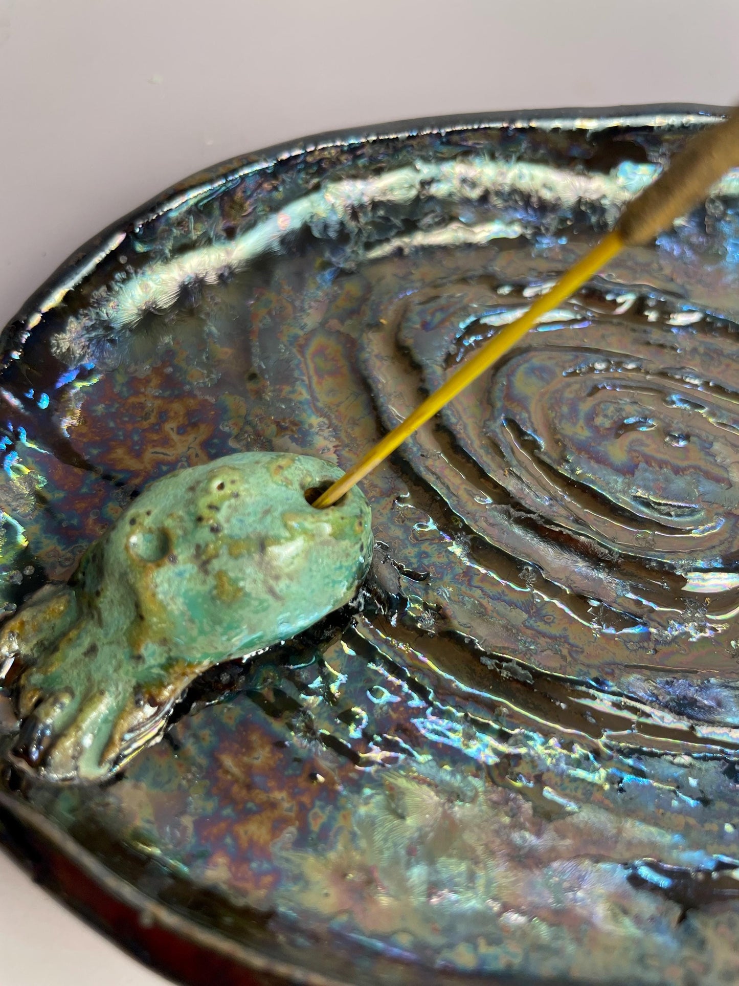 3iAtlas Galaxy Incense Holder — Hand-Formed Cosmic Swirl Dish, Green Comet Sculpture