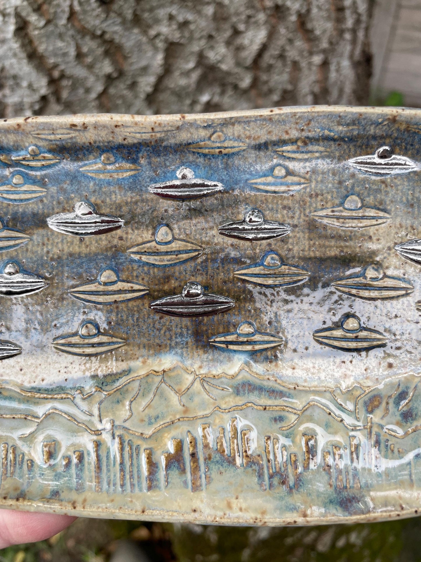 UFO Over the Mountains Ceramic Trinket Dish – Hand-Built Pottery Tray with White Gold Luster | Cosmic Landscape Art | Alien Spaceship Design
