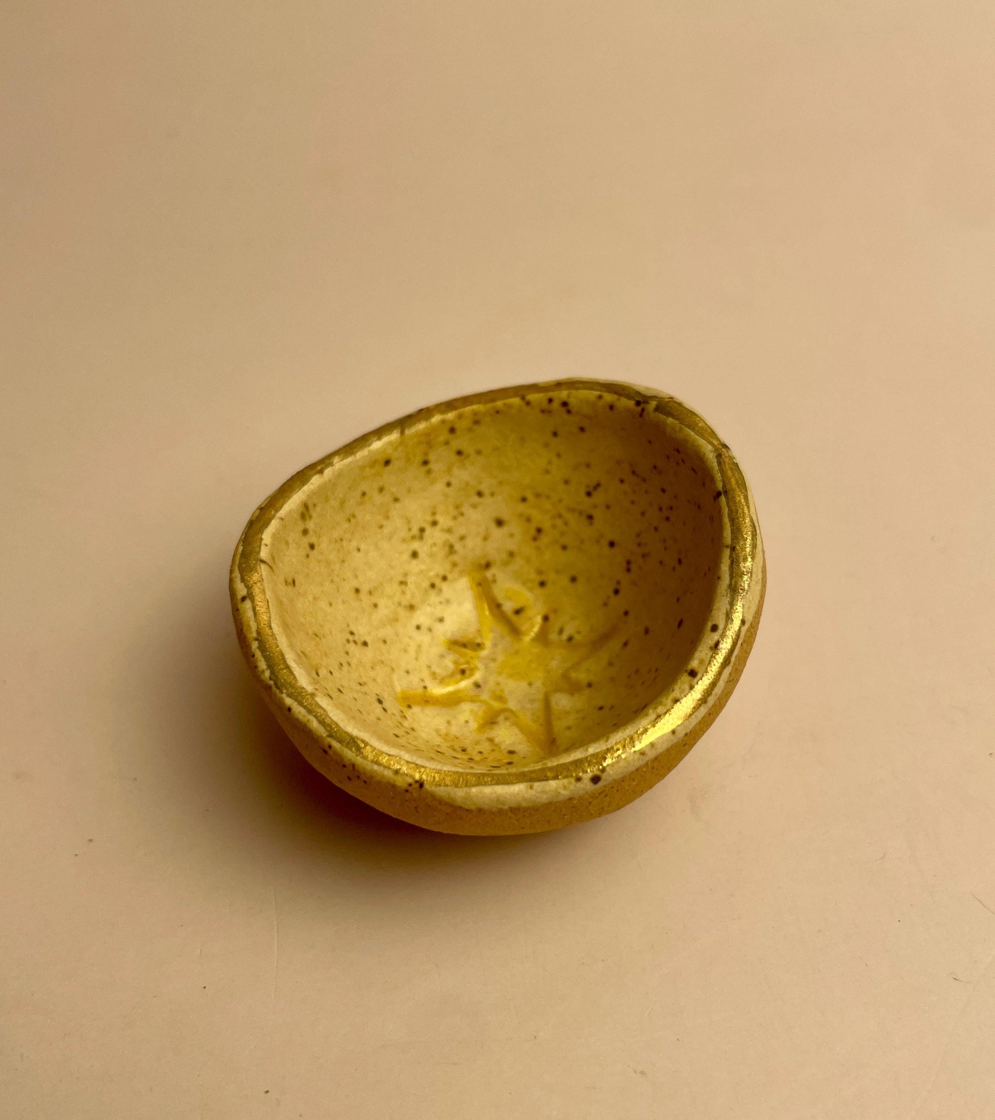 Tiny Star Bowl – Hand-Formed Ceramic Vessel with 8-Ray Impression and Matte Blush Glaze | Gold Luster Rim
