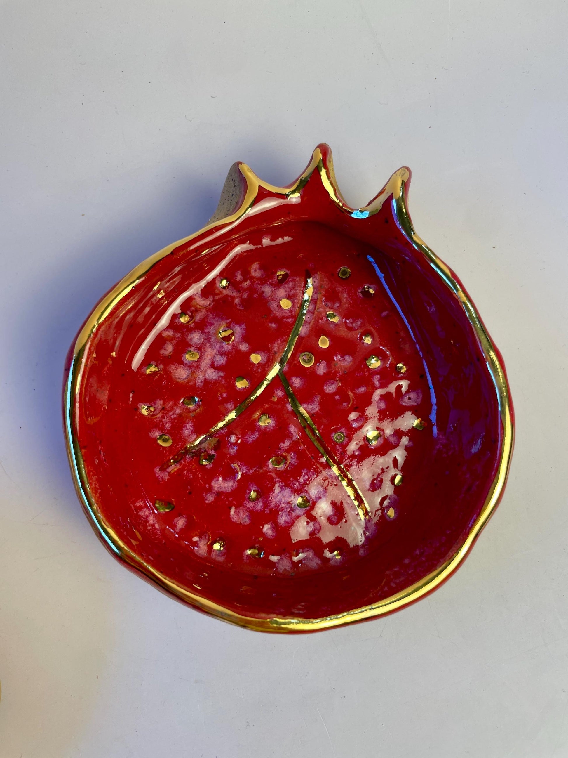 Sacred Pomegranate Offering Bowl — Hand-Pinched Honey Clay with Gold Luster Rim and Seeds