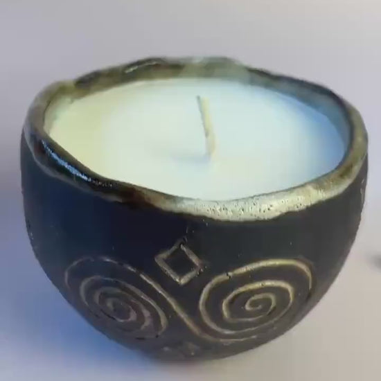 Winter Solstice Candle in Hand Carved Newgrange Vessel – Dark Clay Ritual Candle, Fragrance-Free, Non-Toxic Apricot Wax, Celtic Spiral