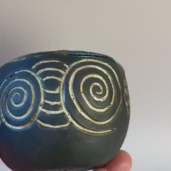 Handmade Ceramic Carved Newgrange Vessel – Dark Clay Ritual Candle, Fragrance-Free, Non-Toxic Apricot Wax, Celtic Spiral