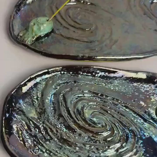 3iAtlas Galaxy Incense Holder — Hand-Formed Cosmic Swirl Dish, Green Comet Sculpture
